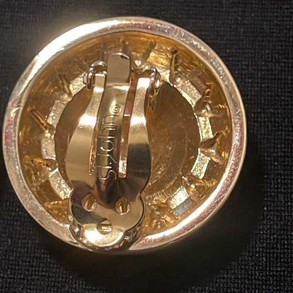 St. John’s Clip earrings ⭐️ - Picture 6 of 6